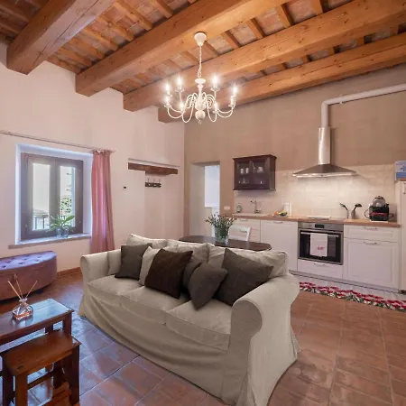 Apartamento Apartment In Noble Villa Near Ecological Park Mombaroccio